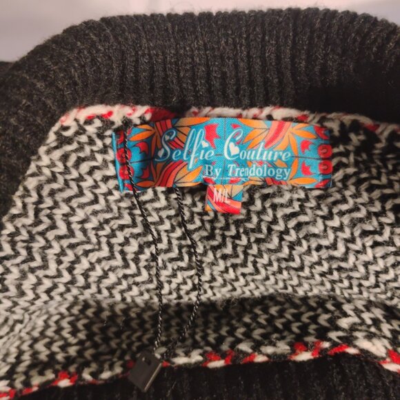 Selfie Couture Southwestern Knit Fringe Poncho M/L - Picture 4 of 4